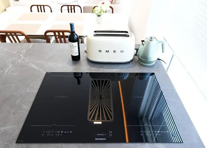 Modern Luxury In Gangnam With Cityview&wine 아파트