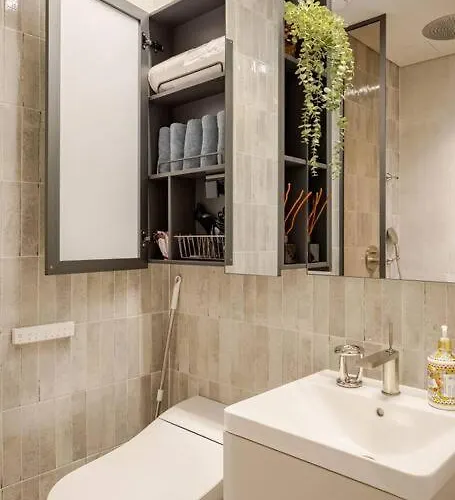 Modern Luxury In Gangnam With Cityview&wine 서울특별시